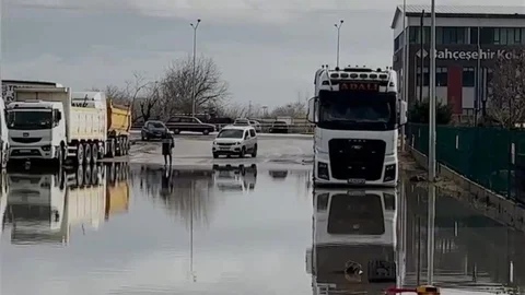 Kırklareli'nde Şiddetli Yağış Sorun Yaratıyor