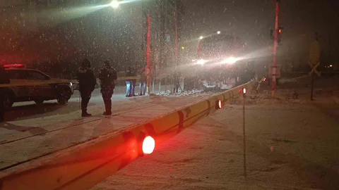 Kars'ta Lokomotifin Çarptığı Çocuk Yaralandı