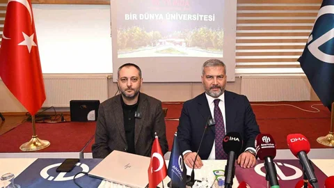Anadolu Üniversitesi Rektörü Adıgüzel Basınla Buluştu