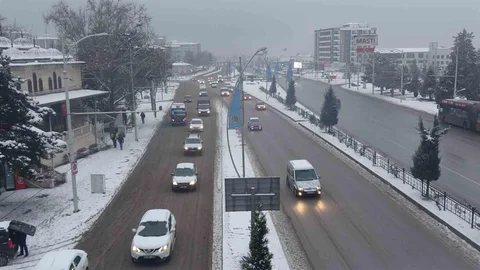 Malatya'da Kar Yağışı Etkili Oluyor