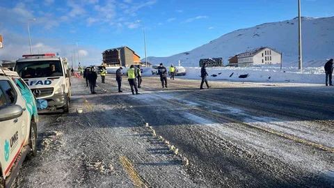 Kayseri'de Taksi ve Minibüs Çarpıştı