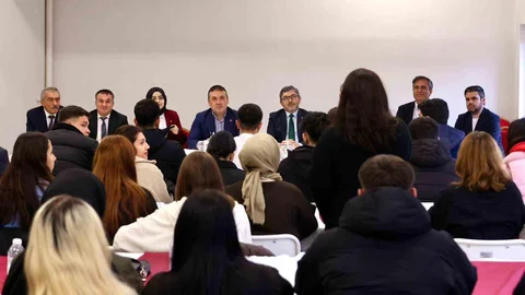 Bilecik'te Vali Sözer Öğrencilerle Buluştu