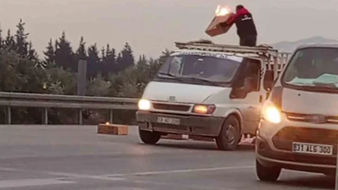 Hatay'da Kamyonet Yangını