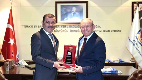 Başkan Çavuşoğlu'na Ödül Geldi