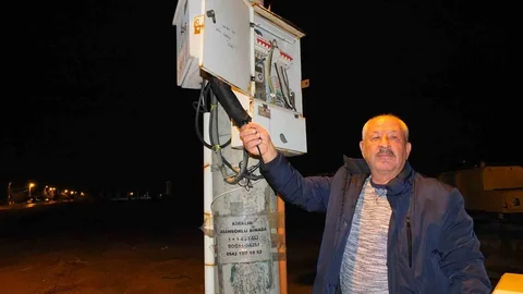 Burhaniye'de Elektrik Panoları Tehlike Saçıyor