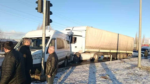 Tokat'ta Buzlanma Zincirleme Kaza Yapıldı