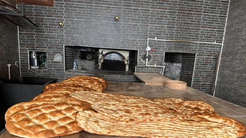 Karayazı’da Yeni Ekmek Fırını Açıldı