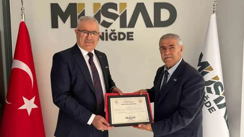 Gazetecilere Fidan Hediye Edildi