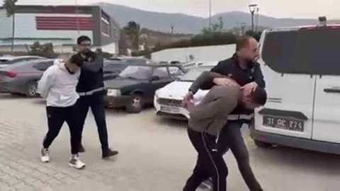 İskenderun'da Aranan İki Kişi Tutuklandı