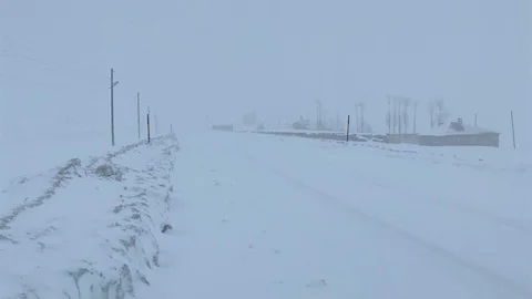 Van'da Çatak Kara Yolu Kapatıldı