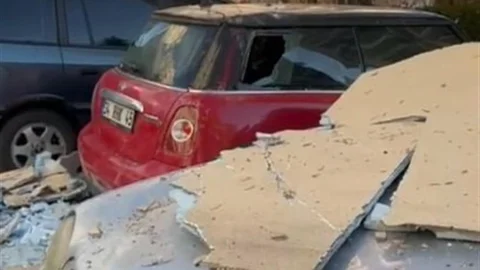 Şiddetli Fırtına Araçlara Zarar Verdi