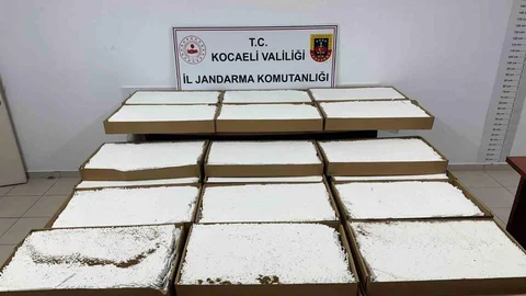 Kocaeli'de Durdurulan Araçta Makaron Ele Geçirildi