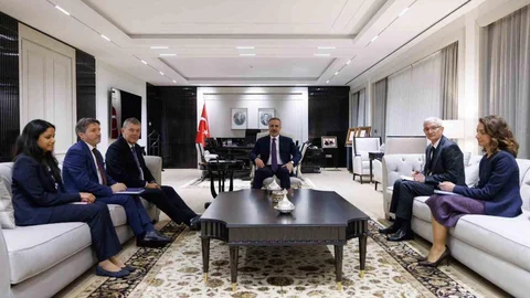 Hakan Fidan UNRWA Genel Komiseri Lazzarini'yi Kabul Etti