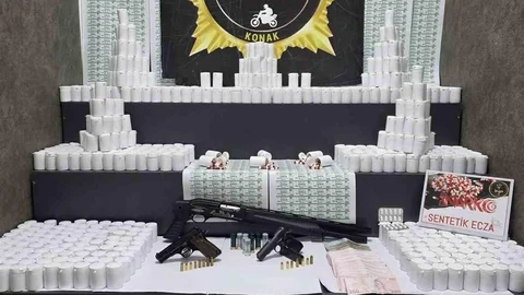 İzmir'de Uyuşturucu Operasyonu