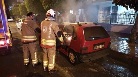 İskenderun'da Otomobil Yangını Ortaya Çıktı