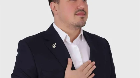 Bursalı Selçuk Efe Yeniden Refah Partisi Gençlik Kolları Başkanı oldu