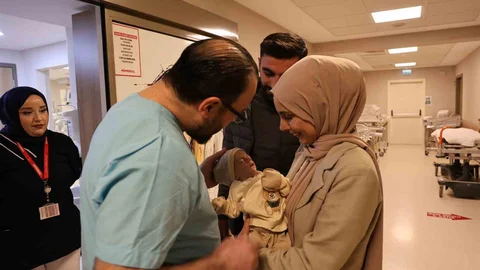 Diyarbakır'da Doğum Anomalisi Geçiren Bebek İyileşti