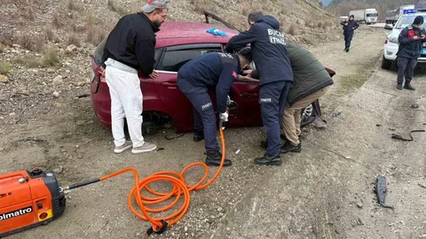 Burdur'da Üç Araç Çarpıştı