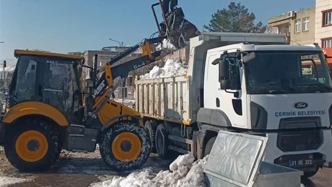 Çermik’te Kapanan Yollar Açıldı