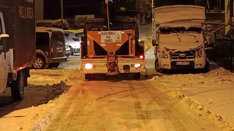 Battalgazi'de Karla Mücadele Çalışmaları Devam Ediyor