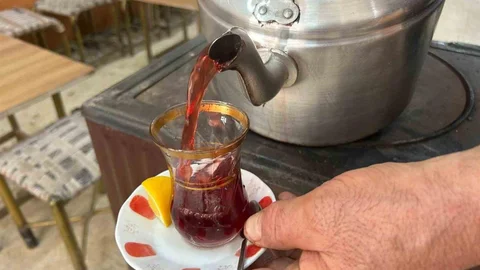 Van'da Kış Çaylarına İlgi Artıyor