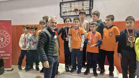 Salihli'de Gazeteciler Günü Satranç Turnuvası