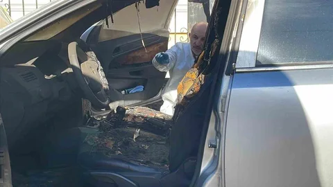 Karaman'da Park Halindeki Otomobil Yandı