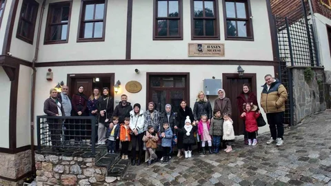 Kocaeli’de Minik Öğrenciler Basın Tarihini Keşfetti