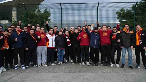 Galatasaraylı Taraftarlar Süper Kupa İçin Statta Toplanıyor