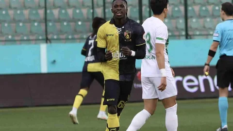 Serikspor, İstanbulspor'a 3-0 Yenildi