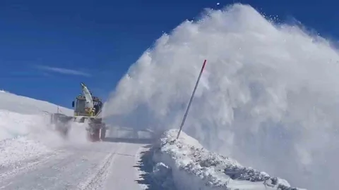 Malatya'da Karla Mücadele Çalışmaları Devam Ediyor