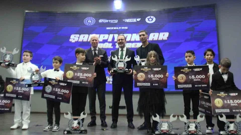 Motosiklet Şampiyonları İzmir'de Ödüllerini Aldı