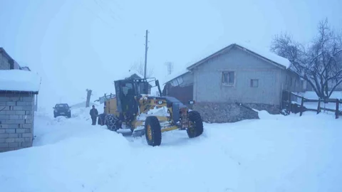 Muş’ta Karla Mücadele Çalışmaları Devam Ediyor