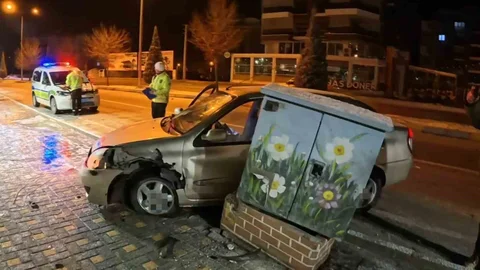 Aksaray'da Alkollü Sürücü Kaza Yaptı
