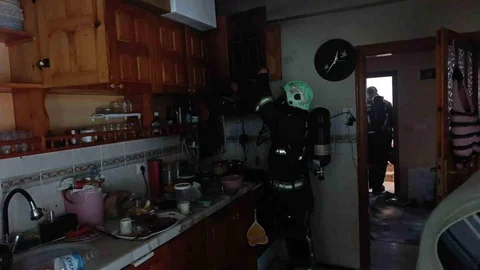 Antalya'da Unutulan Fritöz Yangın Çıkardı