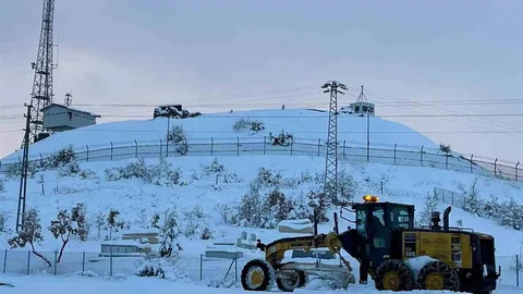 Elazığ’da Karla Mücadele Çalışmaları Devam Ediyor