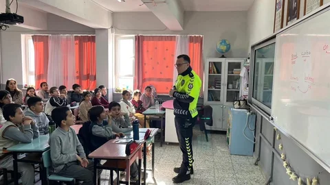 Nazilli'de Öğrencilere Trafik Eğitimi Verildi