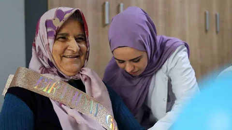 Hayatında İlk Doğum Gününü Kutladı