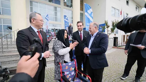 Yüreğir'de Engellilere Tekerlekli Sandalye Dağıtıldı