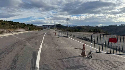 Karadeniz Ereğli'de Yol Göçüğü Tehlikesi