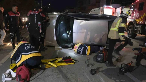 Karaman'da Devrilen Araçta Sürücü Sıkıştı