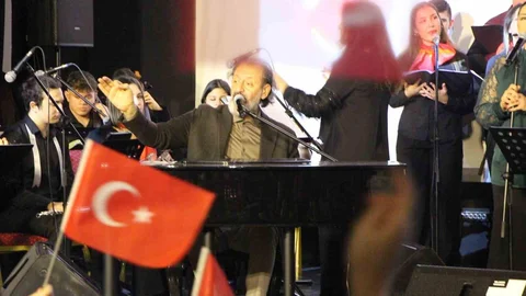 Yücel Arzen Hacıoğulları Amasya’da Performans Sergiledi