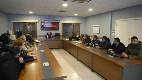 Kartal'da Kar Yağışına Hazırlık Alındı