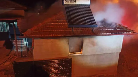 Afyonkarahisar'da Köy Evinde Yangın Çıktı