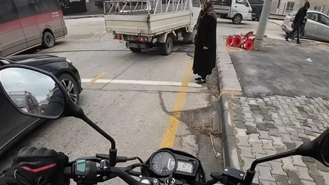 Eskişehir'de Duyarlı Motosiklet Sürücüsü