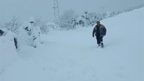 Adana'da Kar Yağışı Neşesi