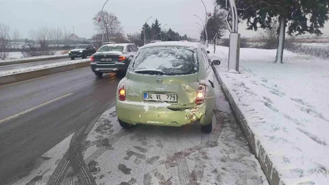 Edirne'de Kar Yağışında Zincirleme Kaza