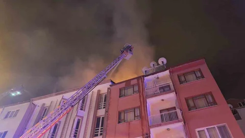 Burdur'da 4 Katlı Apartmanda Yangın