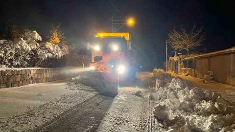 Kayseri'de Karla Mücadele Çalışmaları Sürüyor