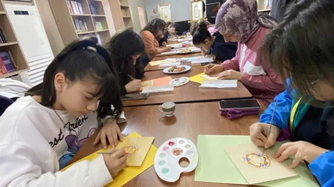 Gençler Aydın'da Tezhip Sanatını Öğrendi